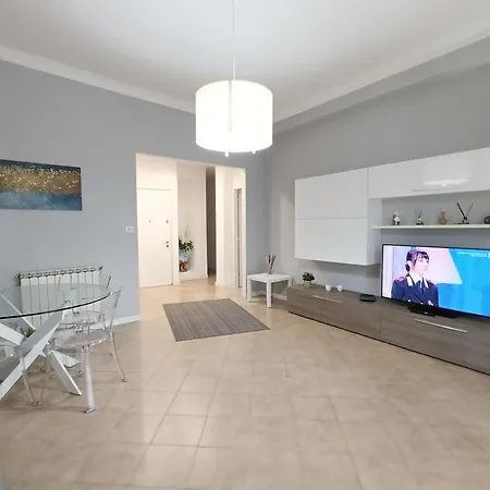 Апартаменты Alis Living - Quadrilocale Ampio A *